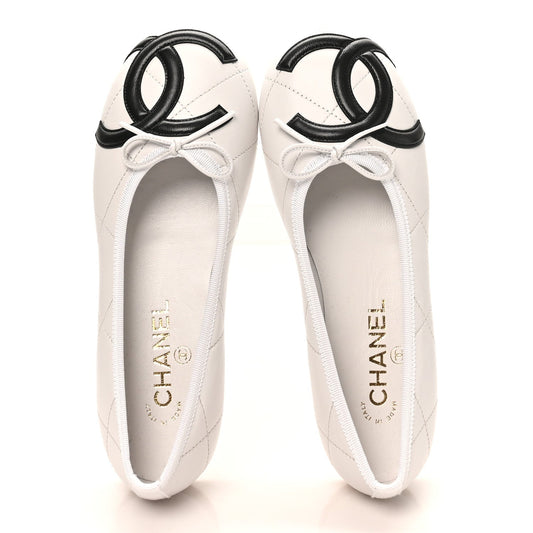Lambskin Quilted CC Cambon Ballet Flats 37 White Black
