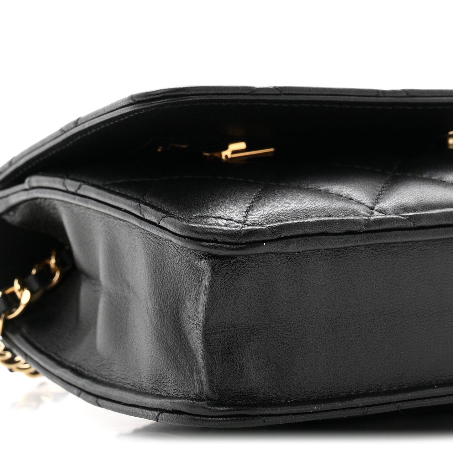 Lambskin Quilted Wallet On Chain WOC Black