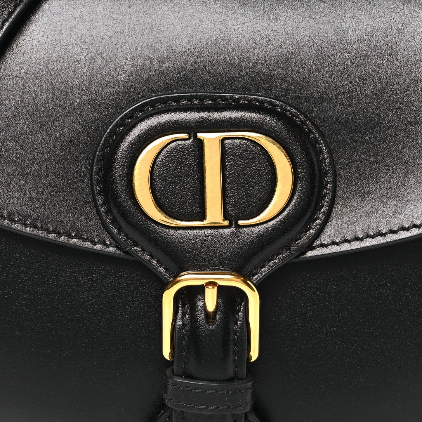 Box Calfskin Small Bobby Flap Black
