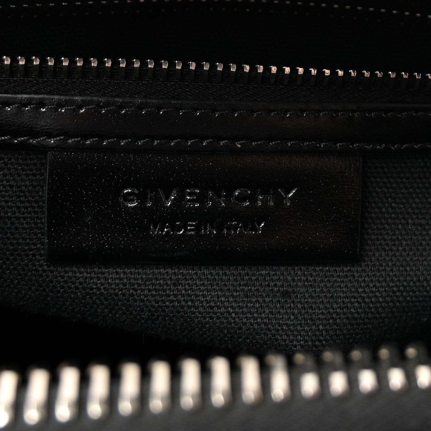 Shiny Lord Calfskin Small Antigona Black