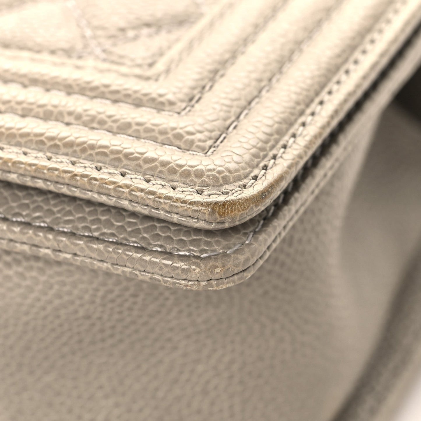 Caviar Quilted Medium Boy Flap Grey