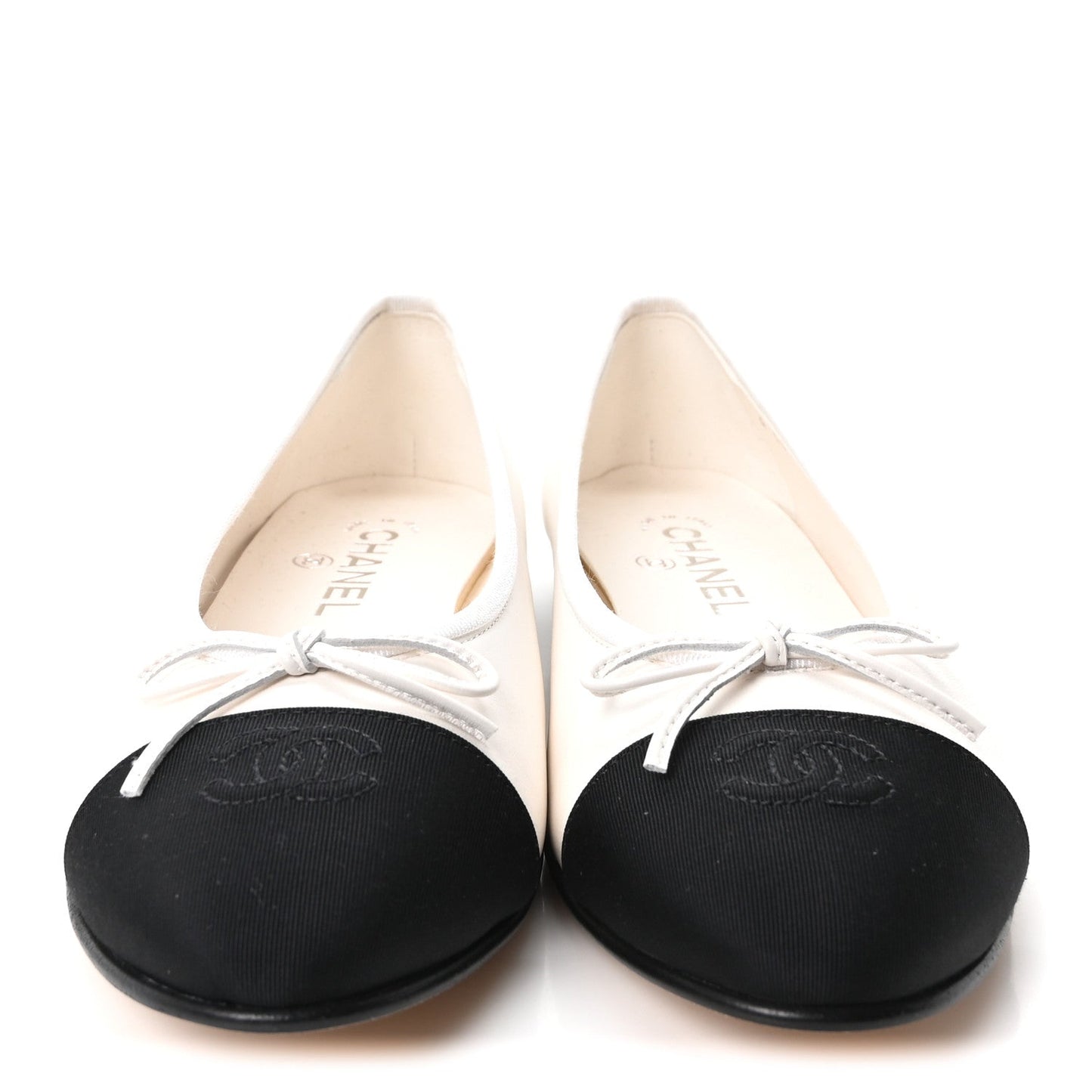Calfskin Grosgrain Cap Toe CC Ballerina Flats 39.5 Ivory Black