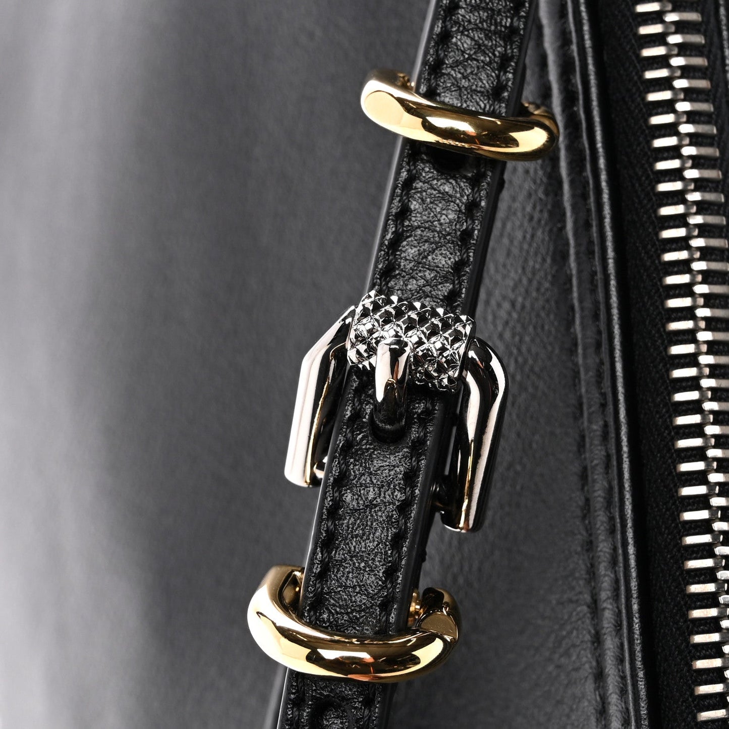 Calfskin Voyou Pouch Black