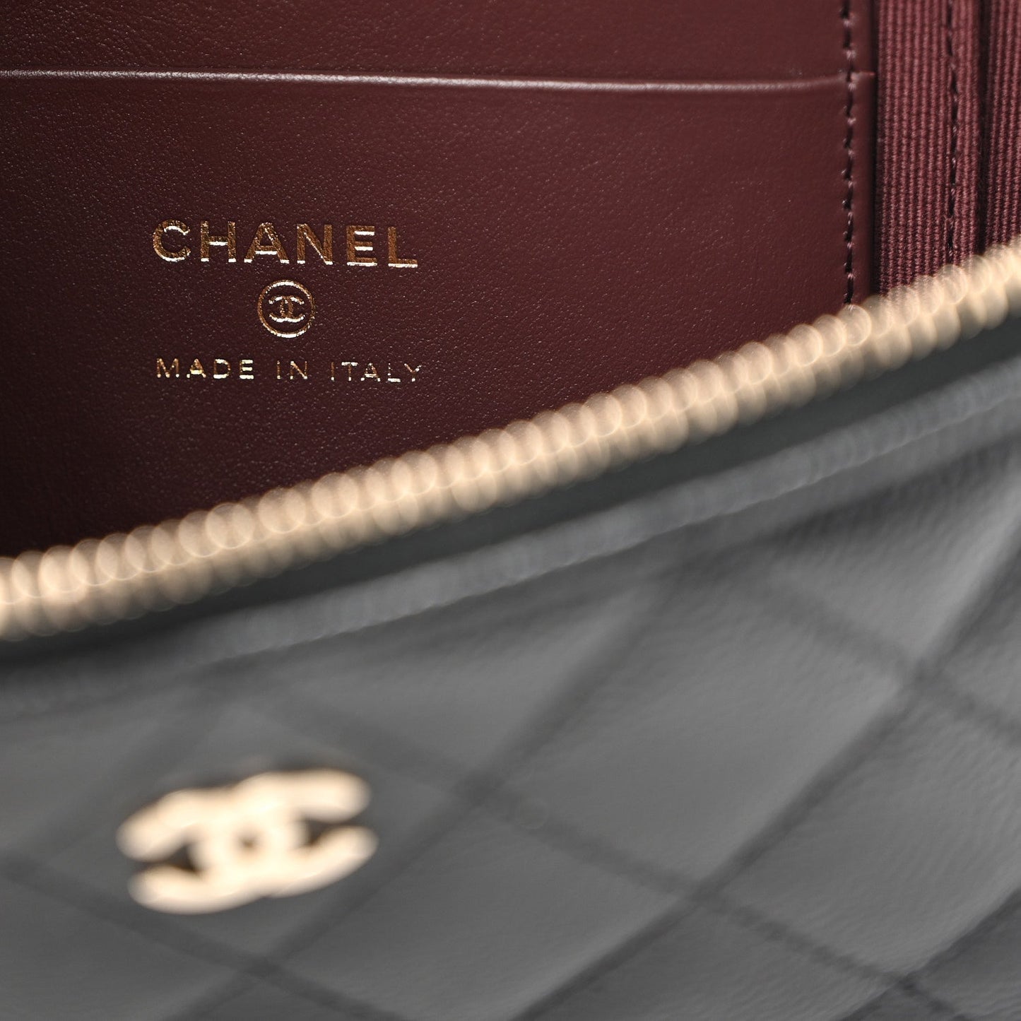 Caviar Quilted Top Handle Slim Vanity With Chain Black