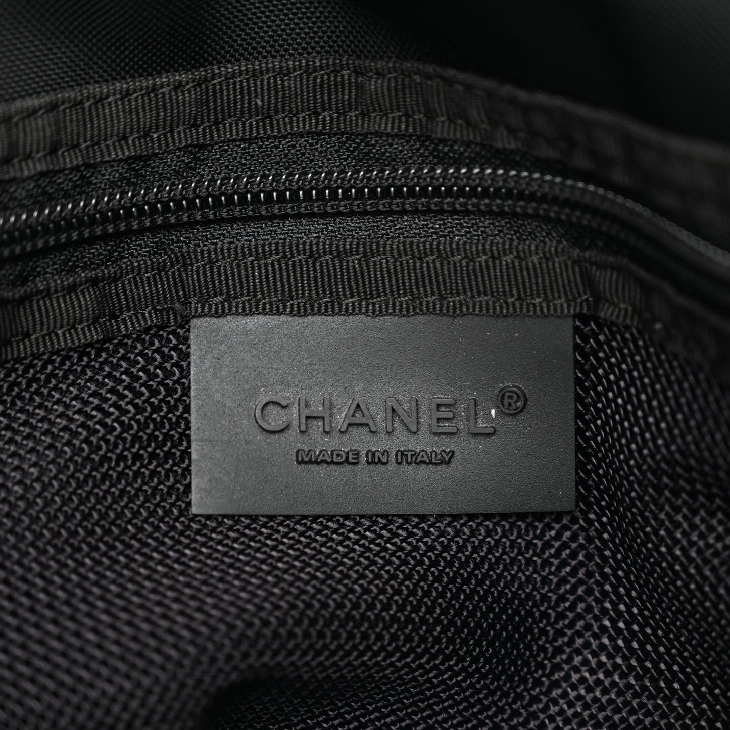 Nylon Sport CC Messenger Black