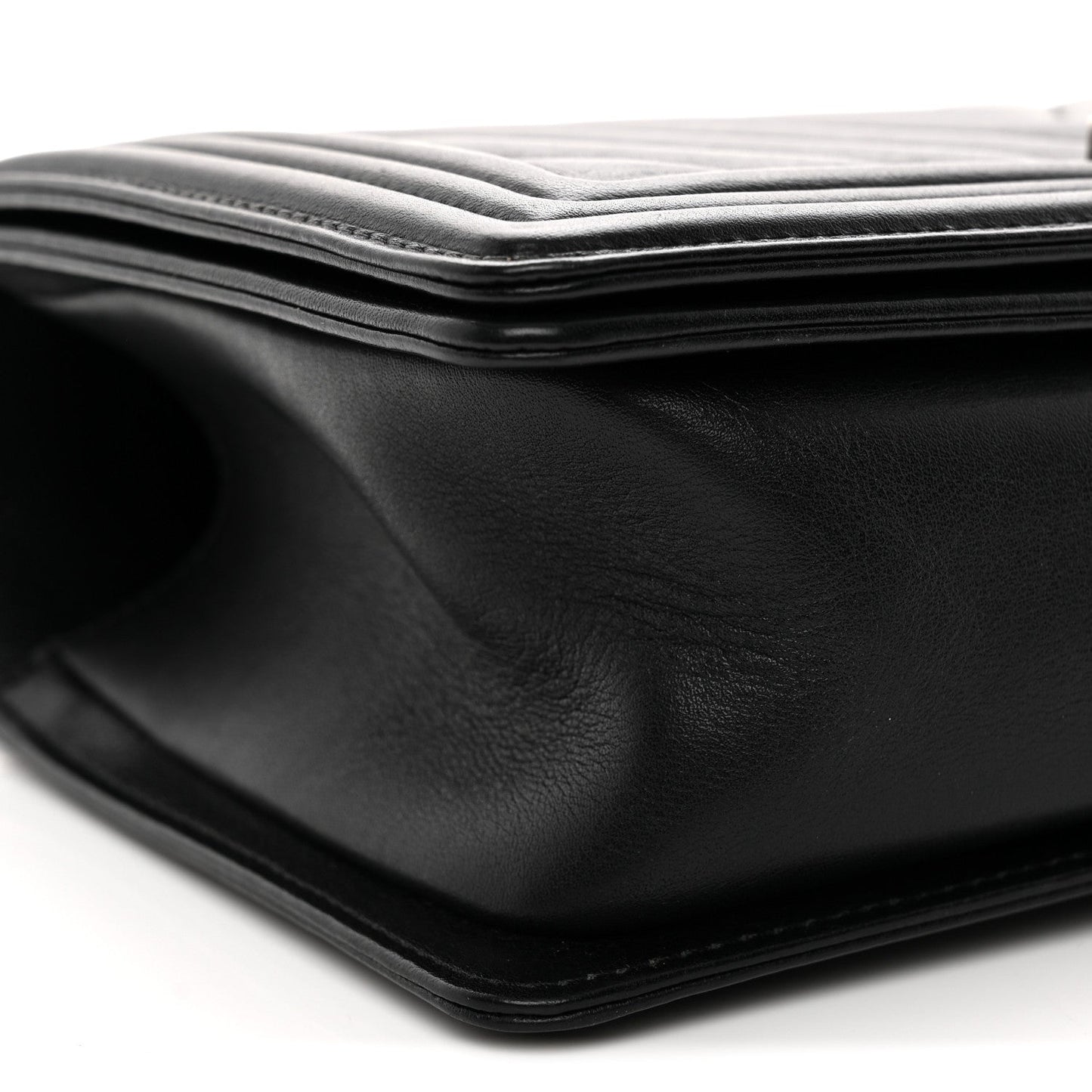Calfskin Chevron Quilted Medium Boy Flap Black
