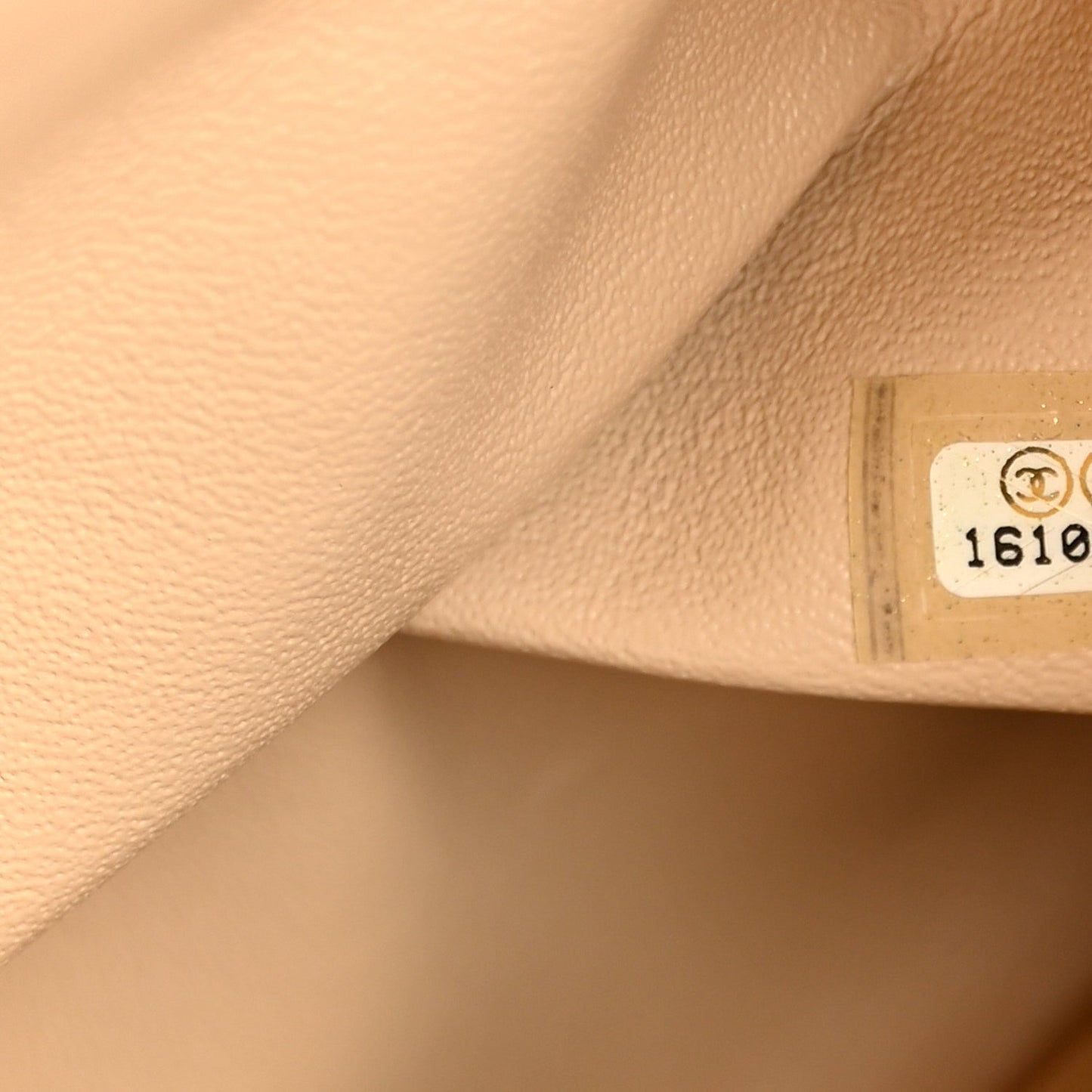 Caviar Quilted Jumbo Double Flap Beige Clair
