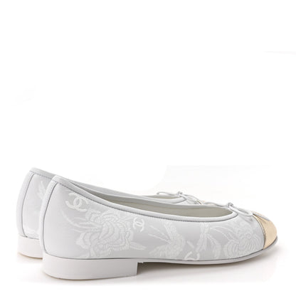 Lambskin Metallic Lambskin Cap Toe CC Ballet Flats 36 White Gold