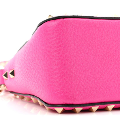 Pebbled Calfskin Small Rockstud Flip Lock Shoulder Bag Fuxia