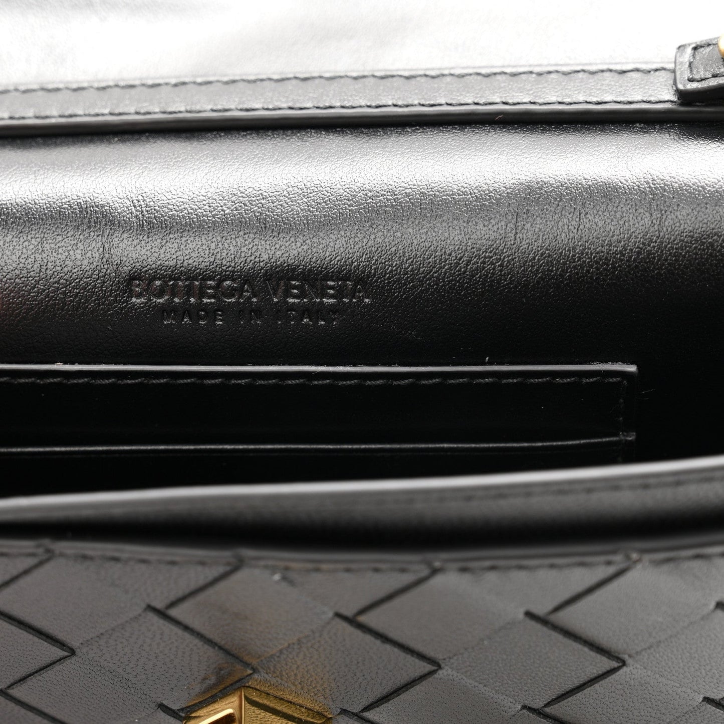 Nappa Intrecciato Andiamo Pouch On Chain Black