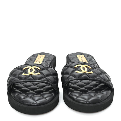 Lambskin Quilted Textured CC Mules Sandals 39 Black