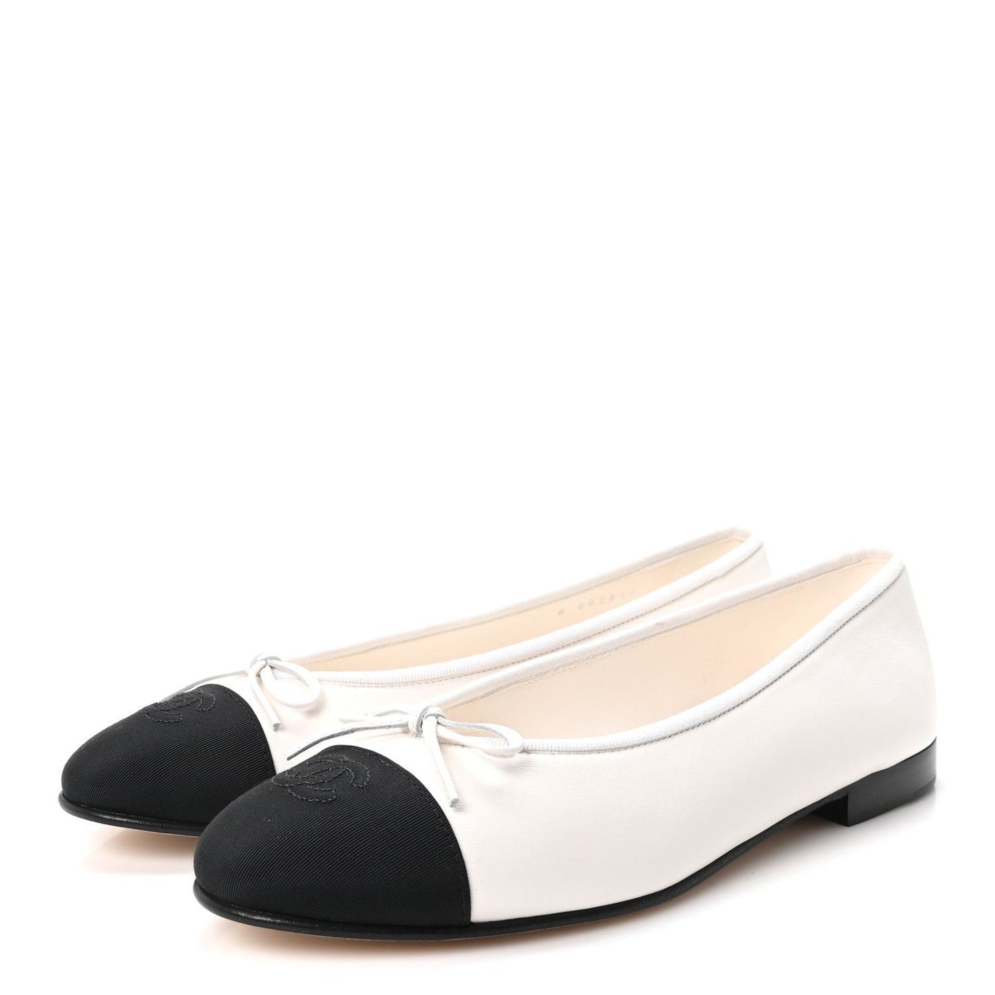 Calfskin Grosgrain Cap Toe CC Ballerina Flats 39.5 Ivory Black
