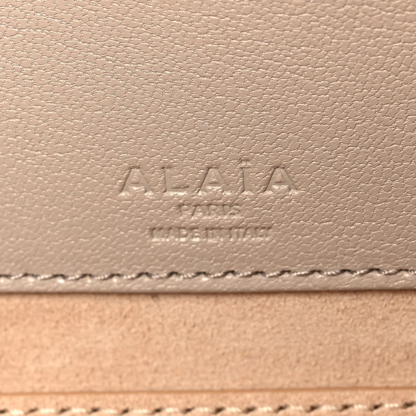 Alaia Shiny Goatskin Medium Le Teckel Bag Grege