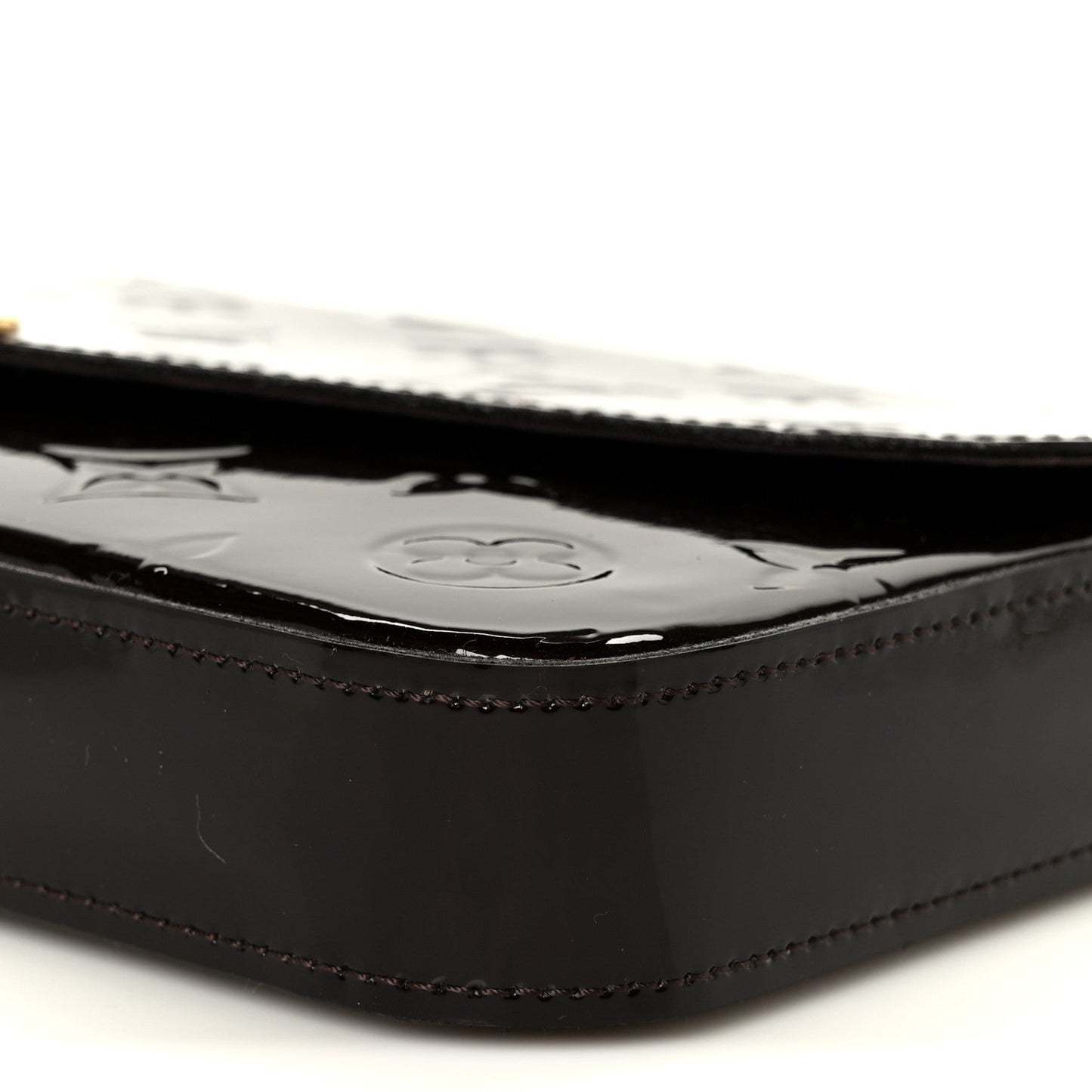 Vernis Pochette Felicie Chain Wallet Amarante