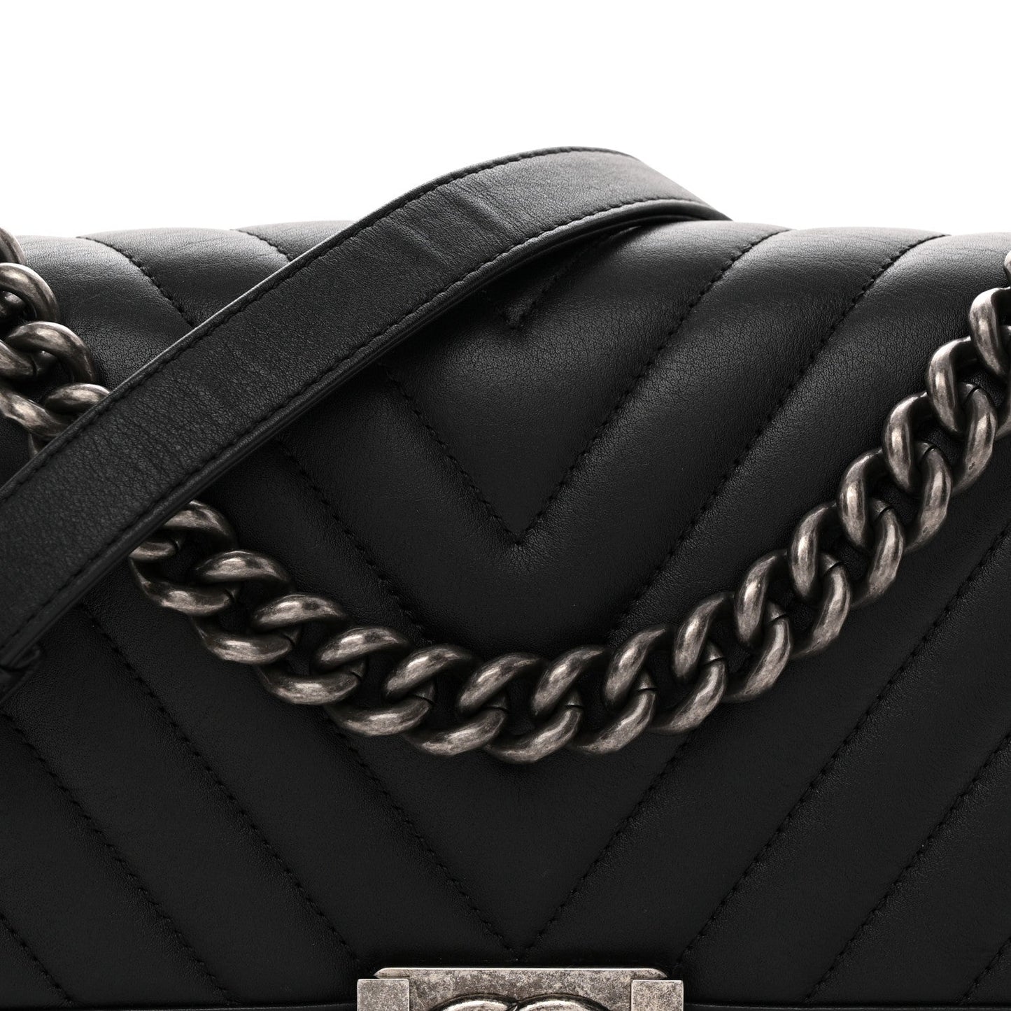 Calfskin Chevron Quilted Medium Boy Flap Black