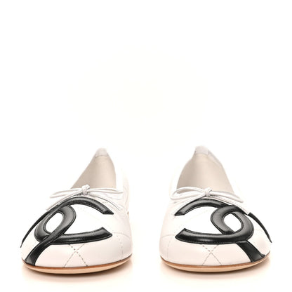 Lambskin Quilted CC Cambon Ballet Flats 37 White Black