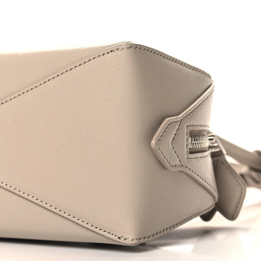 Alaia Shiny Goatskin Medium Le Teckel Bag Grege