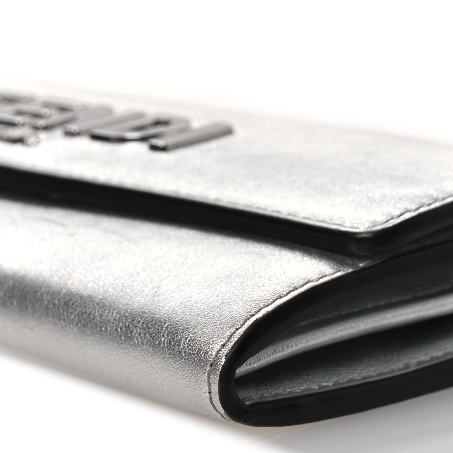 Metallic Calfskin Continental Wallet On Chain Argento