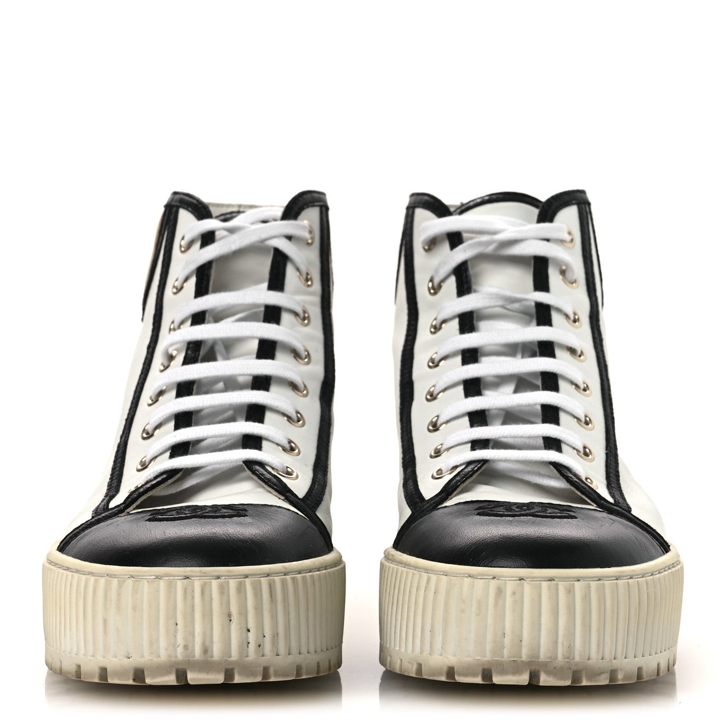 Aged Calfskin Lace Up Cap Toe Sneakers 39.5 White Gold